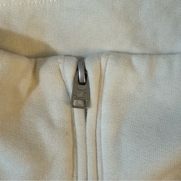 Hollister Half Zip Sweatshirt 
#1191 - Picture 5 of 9